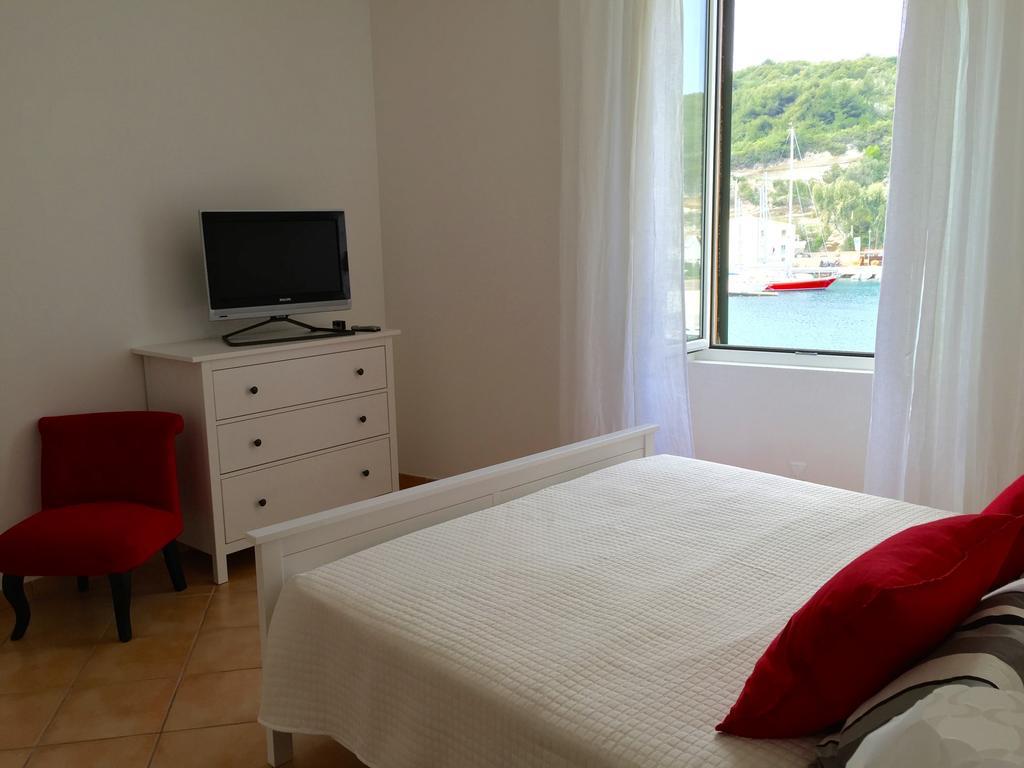 Les Appartements Du Port Bonifacio  Room photo