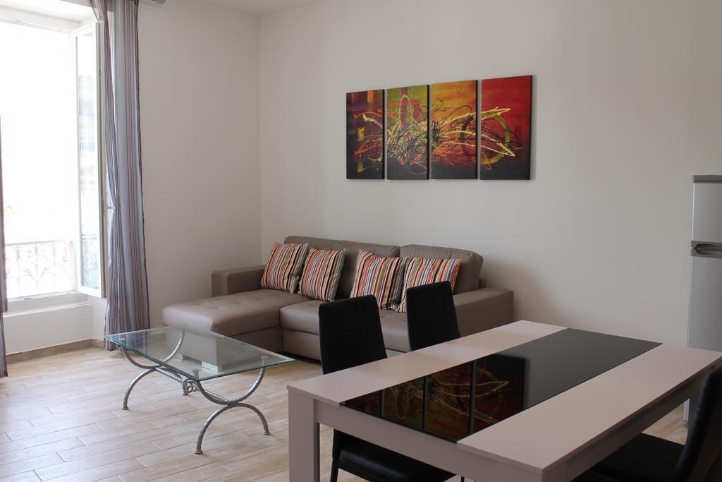 Les Appartements Du Port Bonifacio  Exterior photo